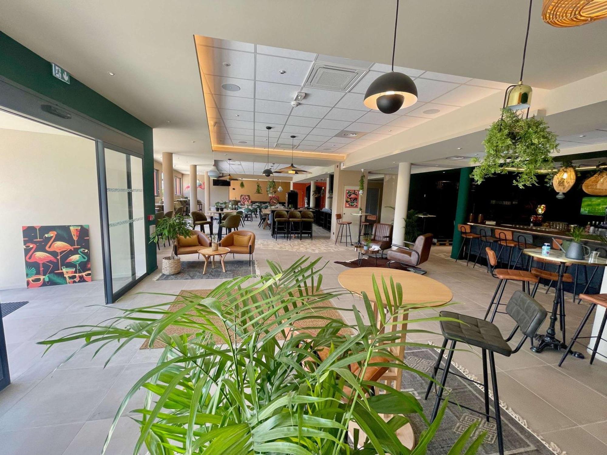 Ibis Budget Porte De Camargue Saint-Martin-de-Crau Eksteriør bilde