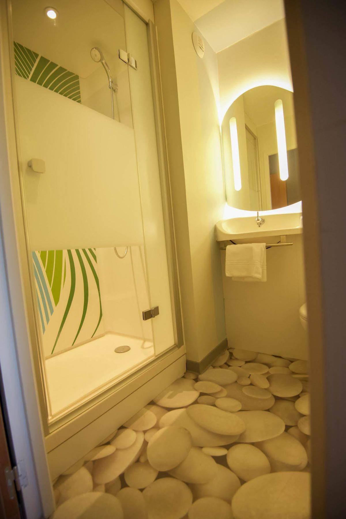 Ibis Budget Porte De Camargue Saint-Martin-de-Crau Eksteriør bilde