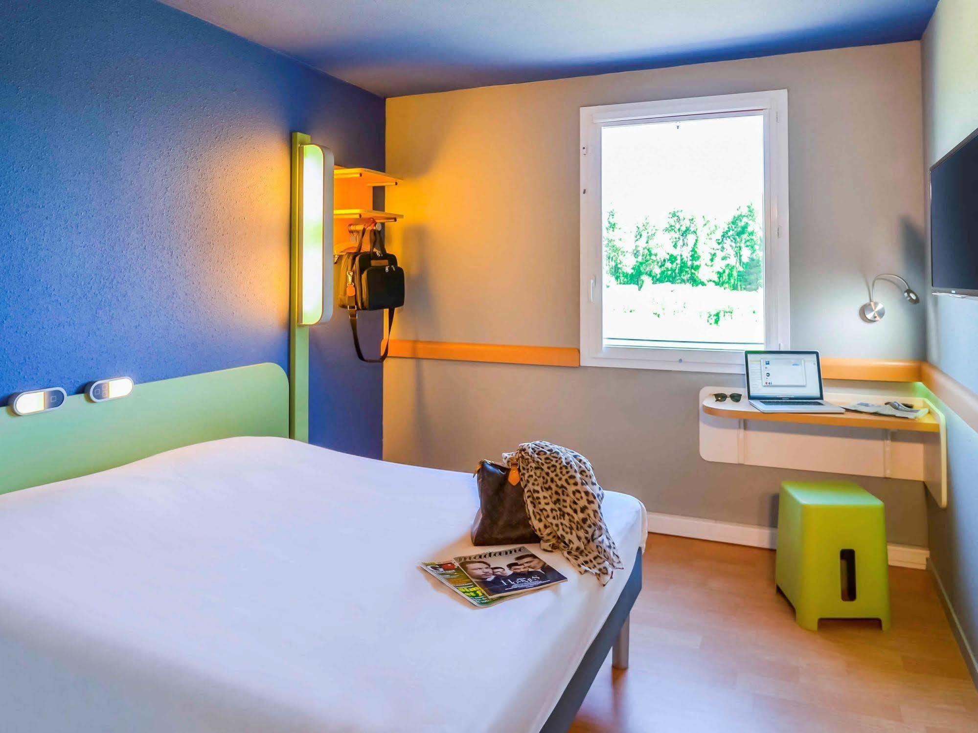 Ibis Budget Porte De Camargue Saint-Martin-de-Crau Eksteriør bilde
